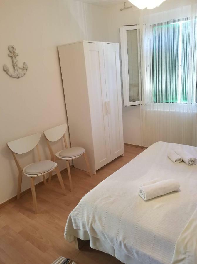 Apartment Diana - Great Location, Cosy 2 Bedroom, 2 Bathroom Apt Kukljica Exterior foto